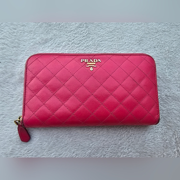 Prada Quilting Wallet - Picture 1 of 15